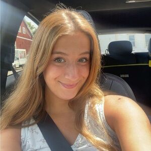 Meet your Posher, Lauren